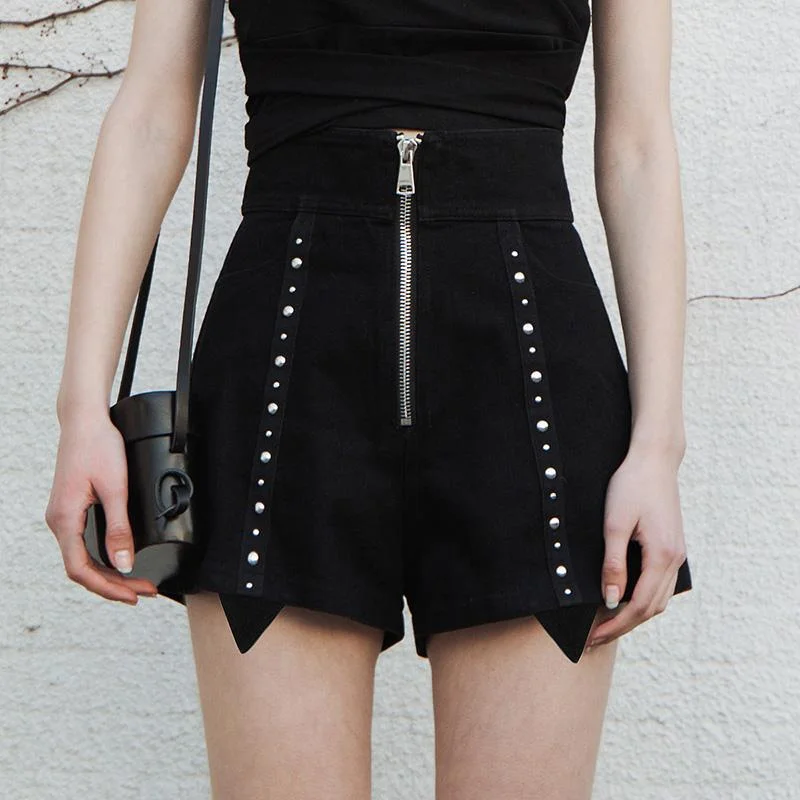 Black T-Shirts for Versatile Use -Women's Grunge Rivets High-waisted A-line Shorts