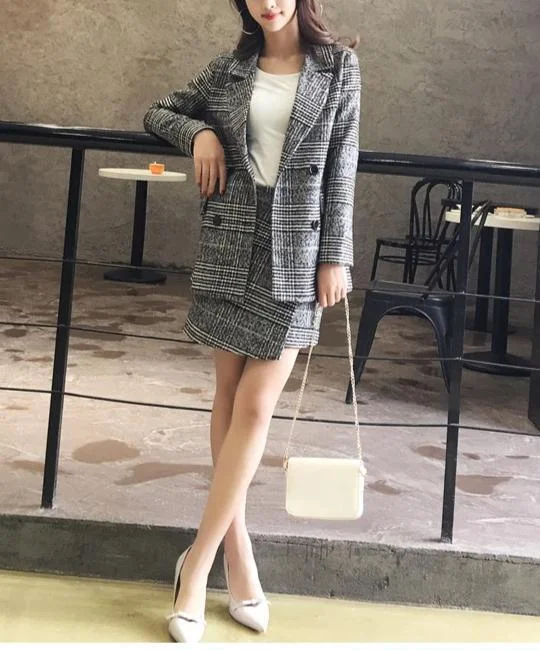 Geometric T-Shirts for Modern Design -Plaid Tweed Mini Skirt Suit