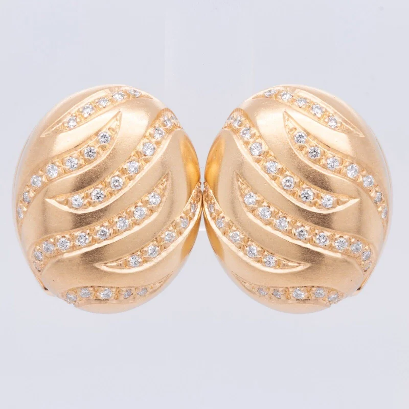 Best hoop earrings with snake-inspired designs for an edgy and fierce vibe-18k Yellow Gold Diamond Swirl Chunky Oval Omega Back Earrings 0.50ctw F-G VS2