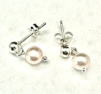 Best hoop earrings with snake-inspired designs for an edgy and fierce vibe-Pink Pearl Earrings