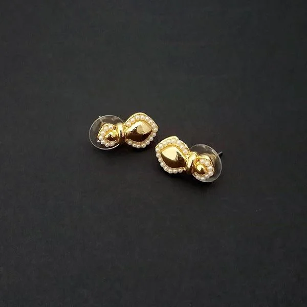 Stud Earrings with Filigree -Kriaa Pearl Gold Plated Stud Earrings - 1310091